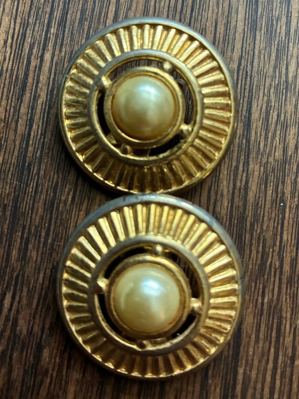 1980'S Vintage Couture Gold Tone Faux Pearl Clip On Earrings